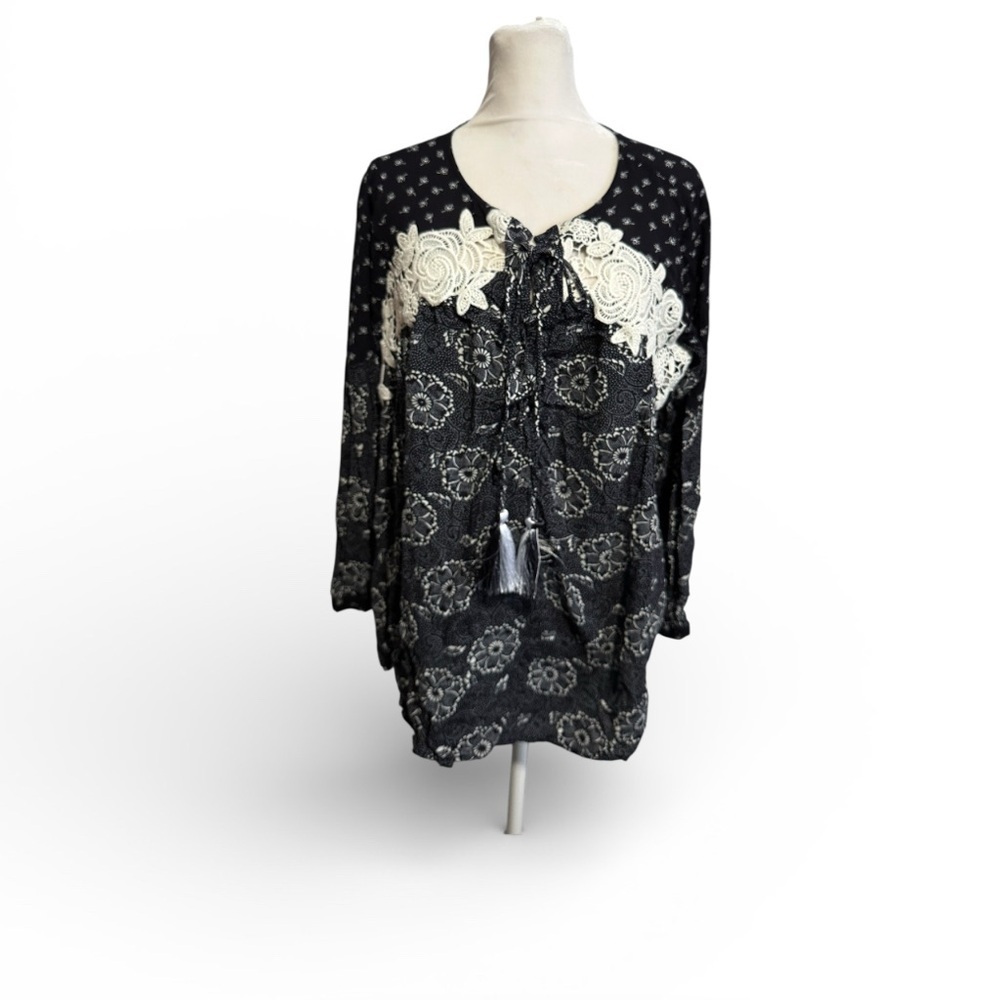 LOFT Black and Cream Blouse size M